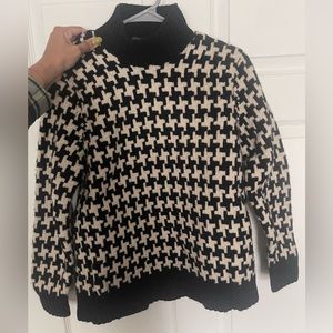 XL Vintage Ralph Lauren Hand Knit Wool Turtleneck Sweater in Black and White